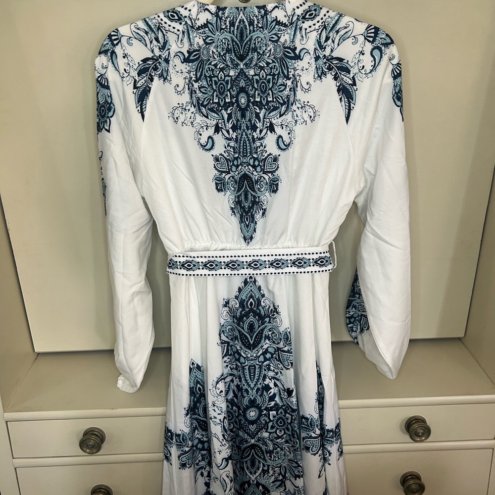 Source Unknown White Tunic Dress with Blue Embroidery - Picture 3 of 5
